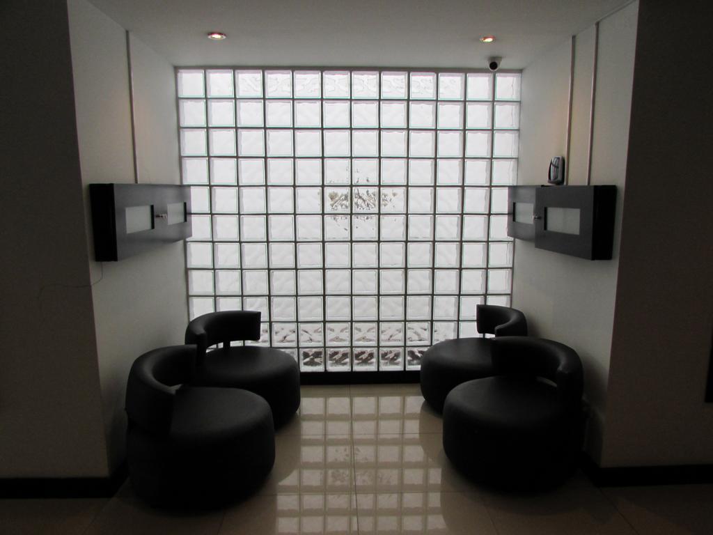 Aw Hotel Connect 33 Bogotá Extérieur photo