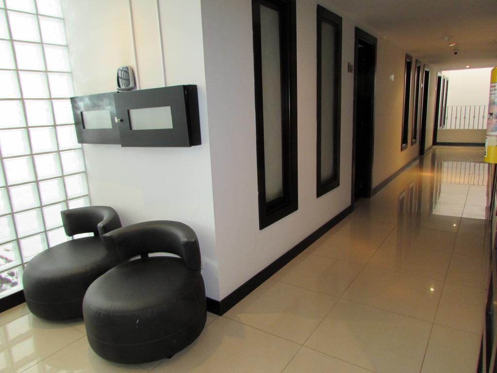Aw Hotel Connect 33 Bogotá Extérieur photo