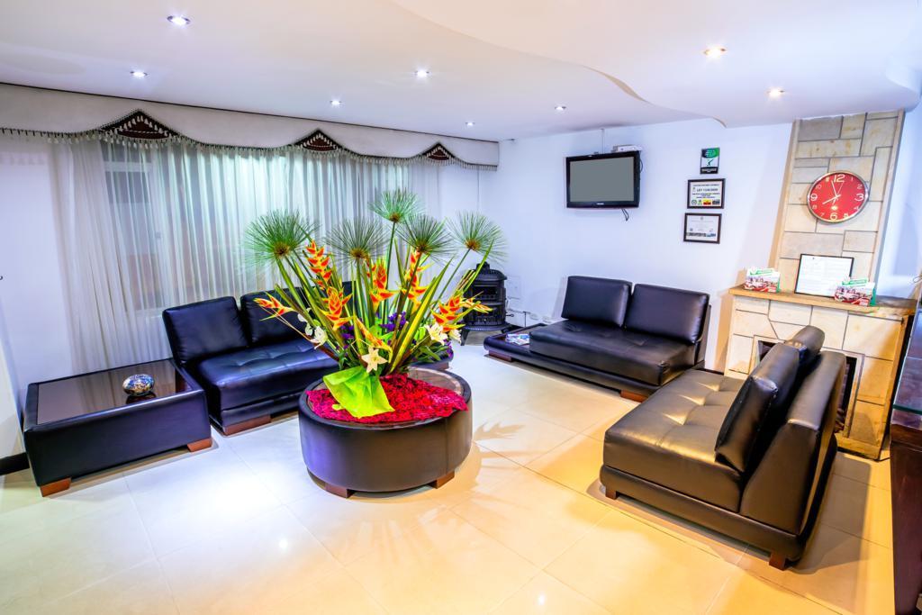 Aw Hotel Connect 33 Bogotá Extérieur photo