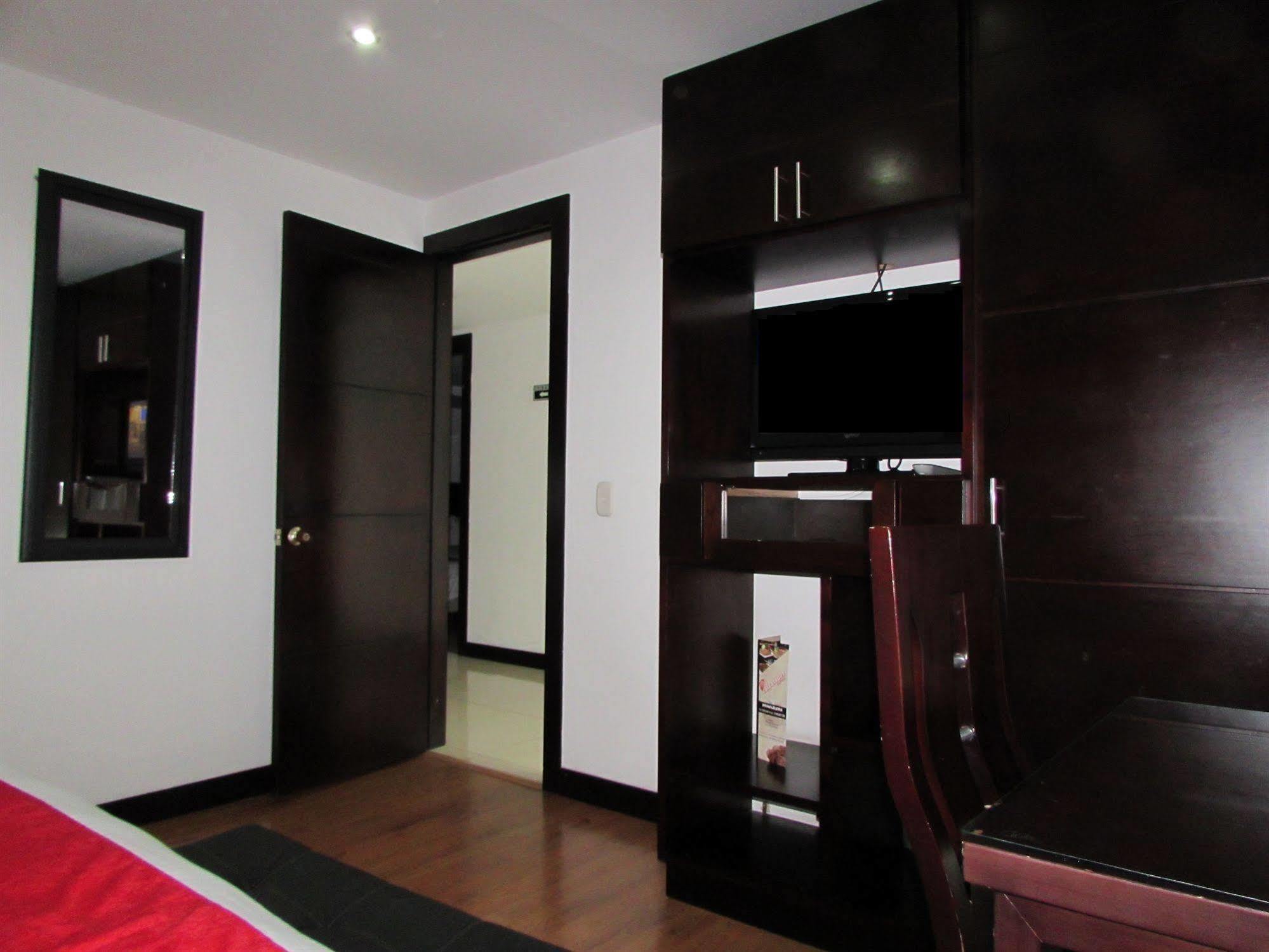 Aw Hotel Connect 33 Bogotá Extérieur photo